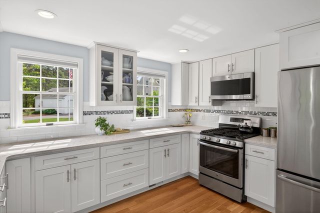 31 Albion Way, South Dennis, MA 02660