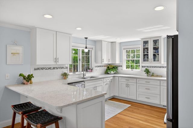 31 Albion Way, South Dennis, MA 02660