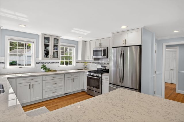 31 Albion Way, South Dennis, MA 02660