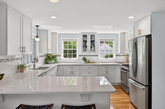 31 Albion Way, South Dennis, MA 02660