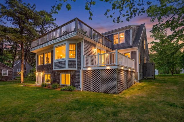 31 Albion Way, South Dennis, MA 02660