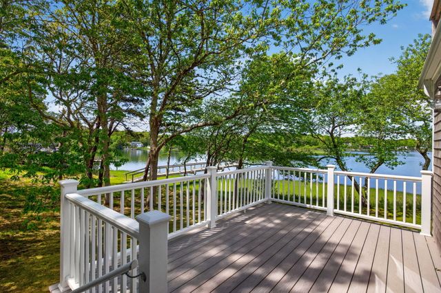 31 Albion Way, South Dennis, MA 02660
