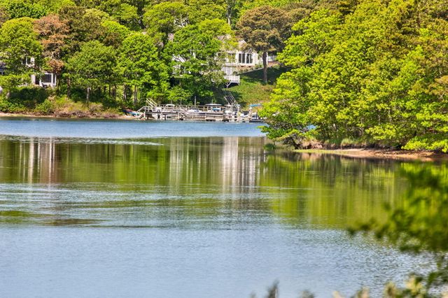 31 Albion Way, South Dennis, MA 02660