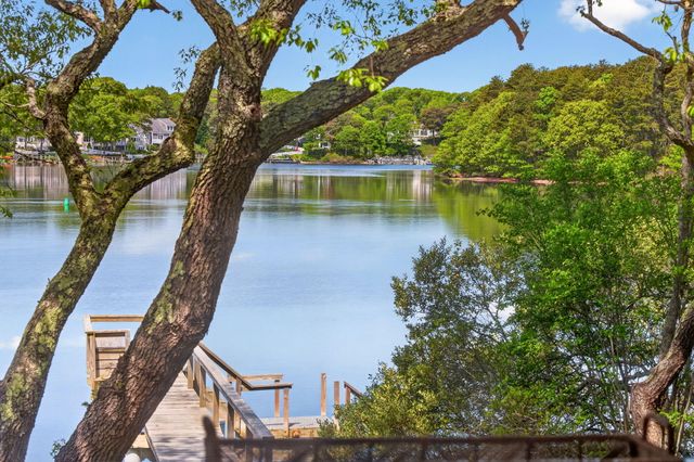 31 Albion Way, South Dennis, MA 02660