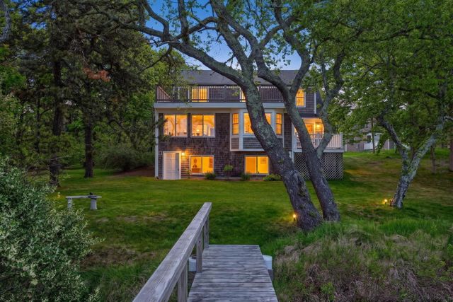 31 Albion Way, South Dennis, MA 02660