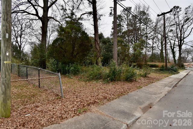 4210 Dinglewood Avenue 15, Charlotte, NC 28205