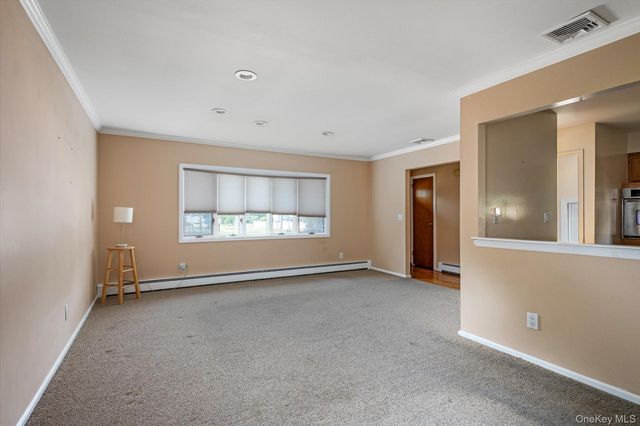 3191 N Jerusalem Road, Levittown, NY 11756