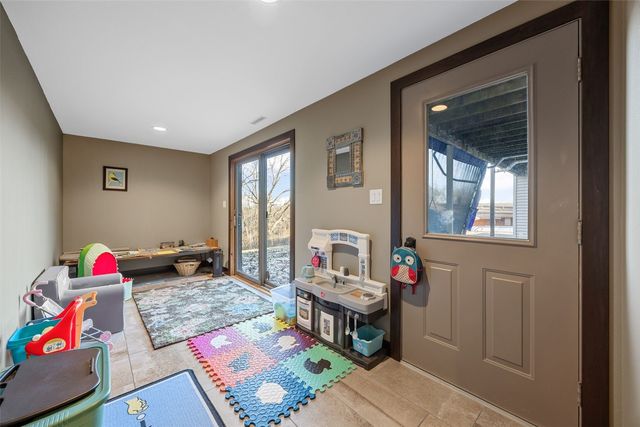 1896 Sunset Drive NE, Solon, IA 52333