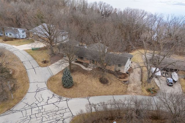 1896 Sunset Drive NE, Solon, IA 52333