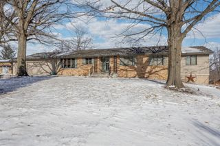 1896 Sunset Drive NE, Solon, IA 52333