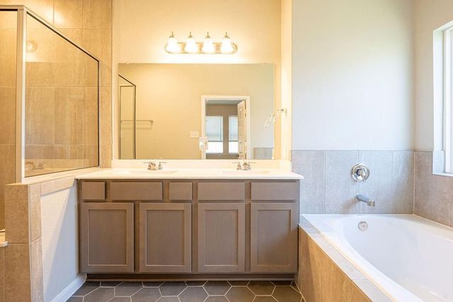 8435 Sunset Horizon Drive, Baytown, TX 77521