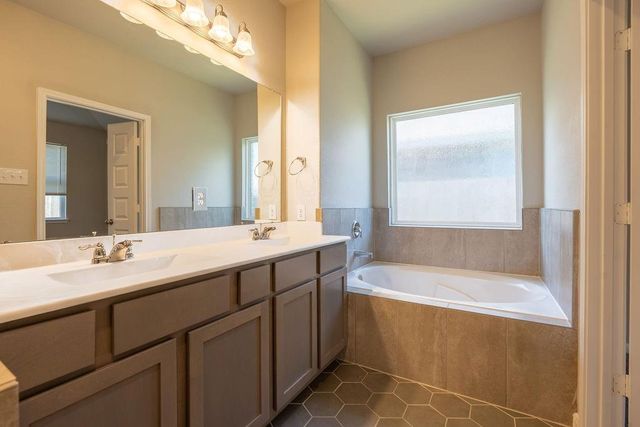 8435 Sunset Horizon Drive, Baytown, TX 77521