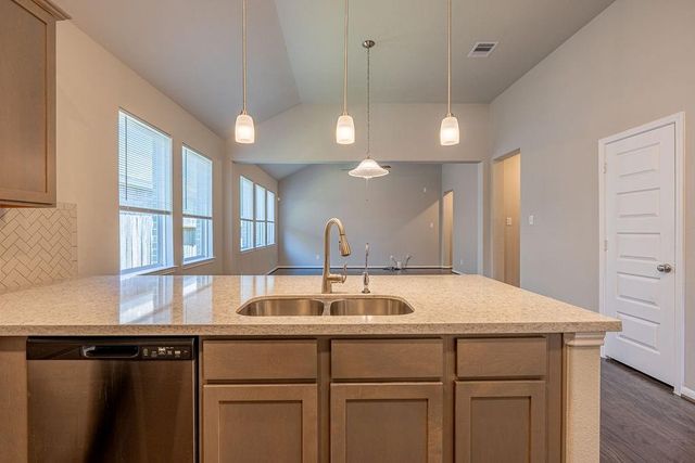 8435 Sunset Horizon Drive, Baytown, TX 77521