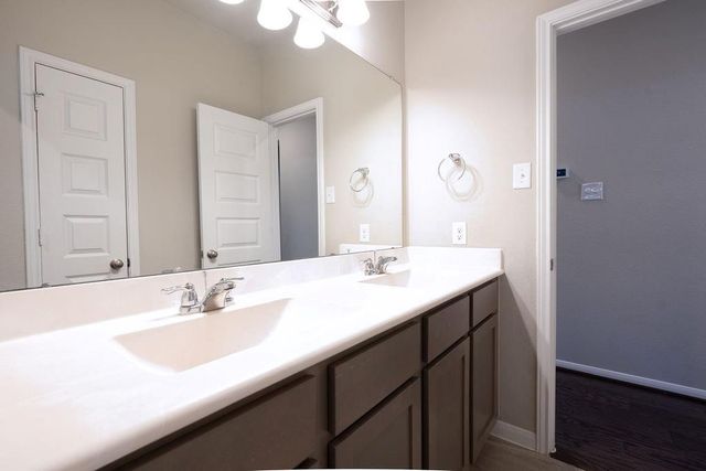 8435 Sunset Horizon Drive, Baytown, TX 77521