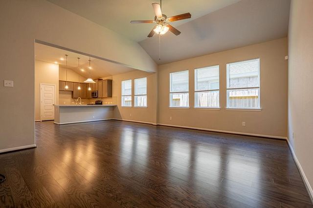 8435 Sunset Horizon Drive, Baytown, TX 77521