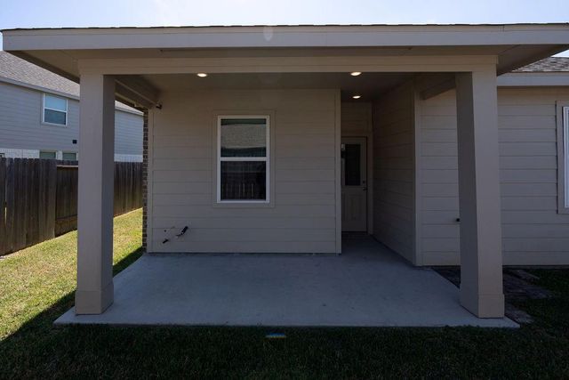 8435 Sunset Horizon Drive, Baytown, TX 77521