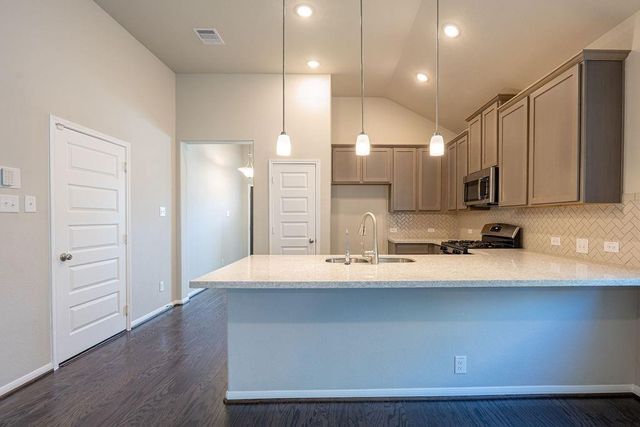 8435 Sunset Horizon Drive, Baytown, TX 77521