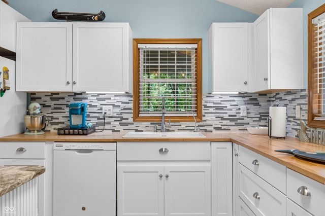 6400 Mallard Drive, Nineveh, IN 46164