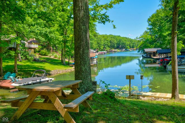 6400 Mallard Drive, Nineveh, IN 46164