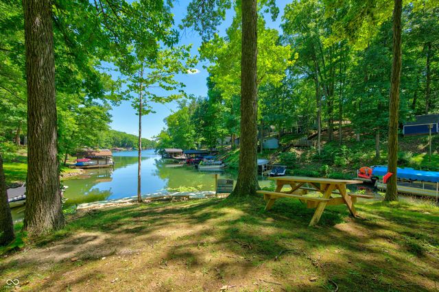 6400 Mallard Drive, Nineveh, IN 46164