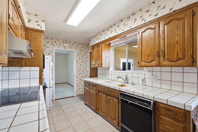 4328 E Rialto Avenue, Fresno, CA 93726