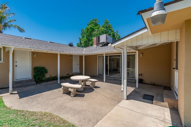 4328 E Rialto Avenue, Fresno, CA 93726