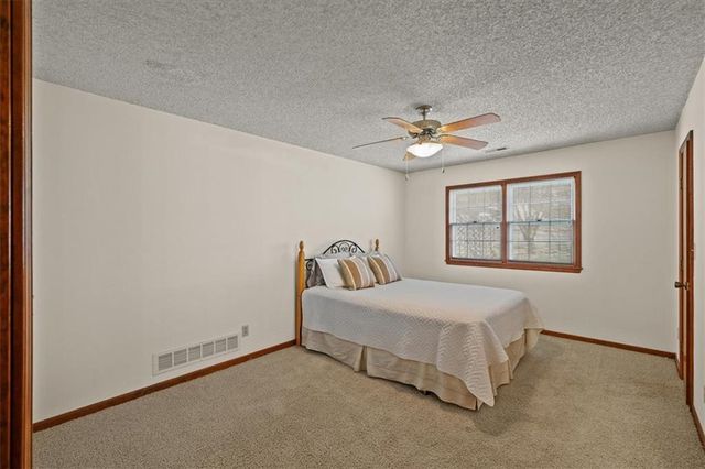 2729 Pebble Lane, Lawrence, KS 66047