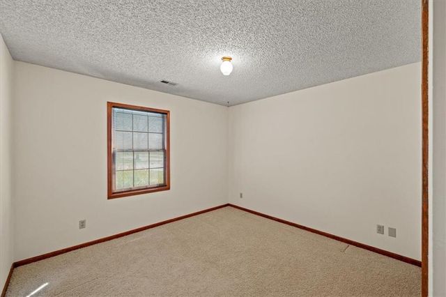 2729 Pebble Lane, Lawrence, KS 66047