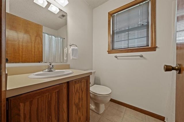 2729 Pebble Lane, Lawrence, KS 66047