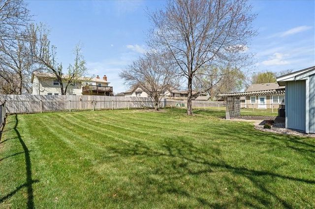 2729 Pebble Lane, Lawrence, KS 66047