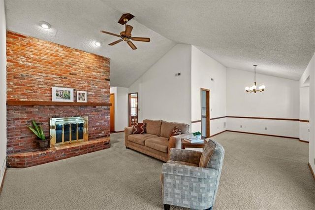 2729 Pebble Lane, Lawrence, KS 66047