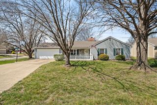 2729 Pebble Lane, Lawrence, KS 66047