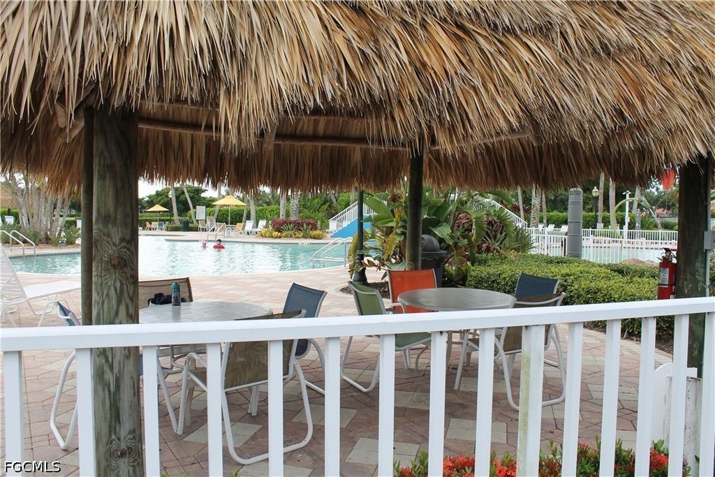 Image 19 of property listing at 2736 Lambay CT, Cape Coral, FL 33991