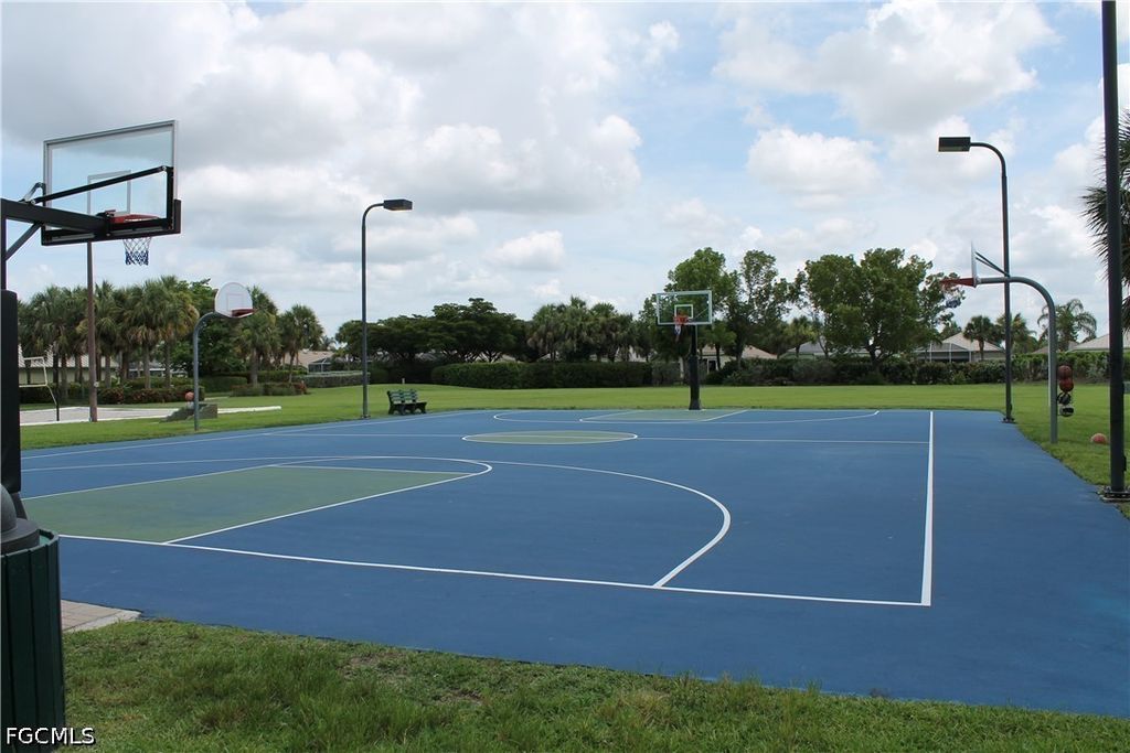 Image 25 of property listing at 2736 Lambay CT, Cape Coral, FL 33991