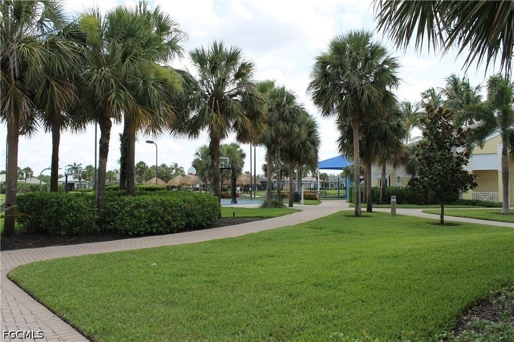 Image 26 of property listing at 2736 Lambay CT, Cape Coral, FL 33991