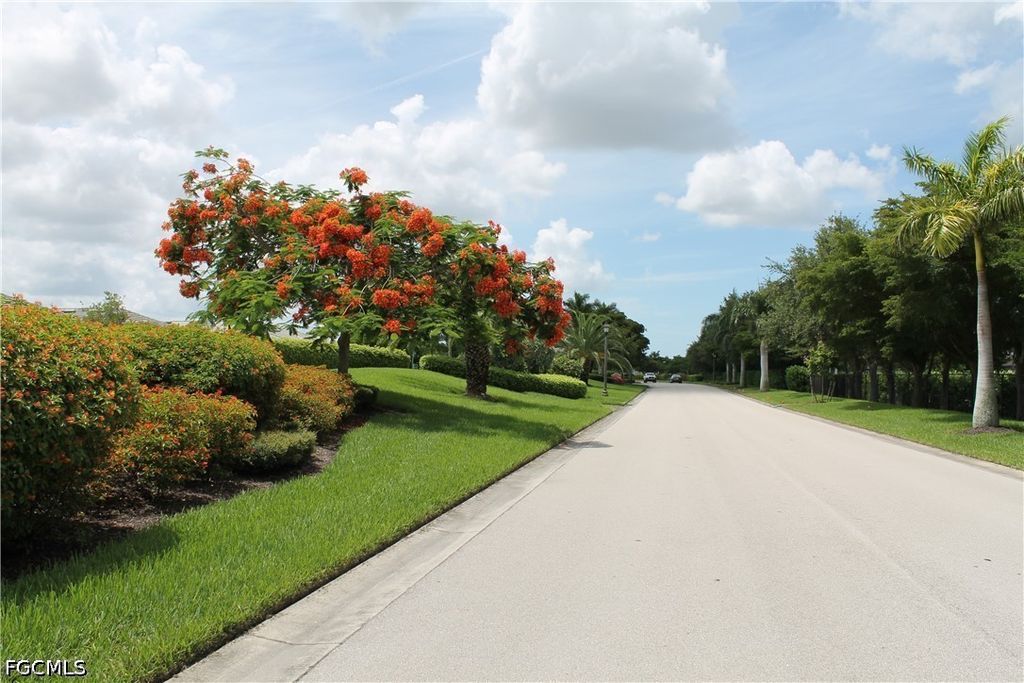 Image 28 of property listing at 2736 Lambay CT, Cape Coral, FL 33991