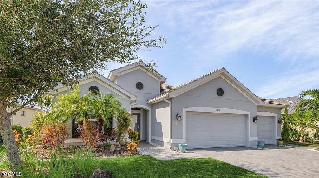 Image 29 of property listing at 2736 Lambay CT, Cape Coral, FL 33991