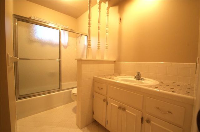 10120 Glenwood Street, Overland Park, KS 66212