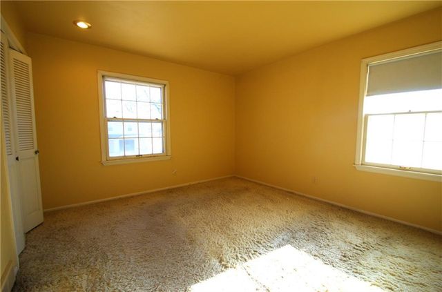 10120 Glenwood Street, Overland Park, KS 66212