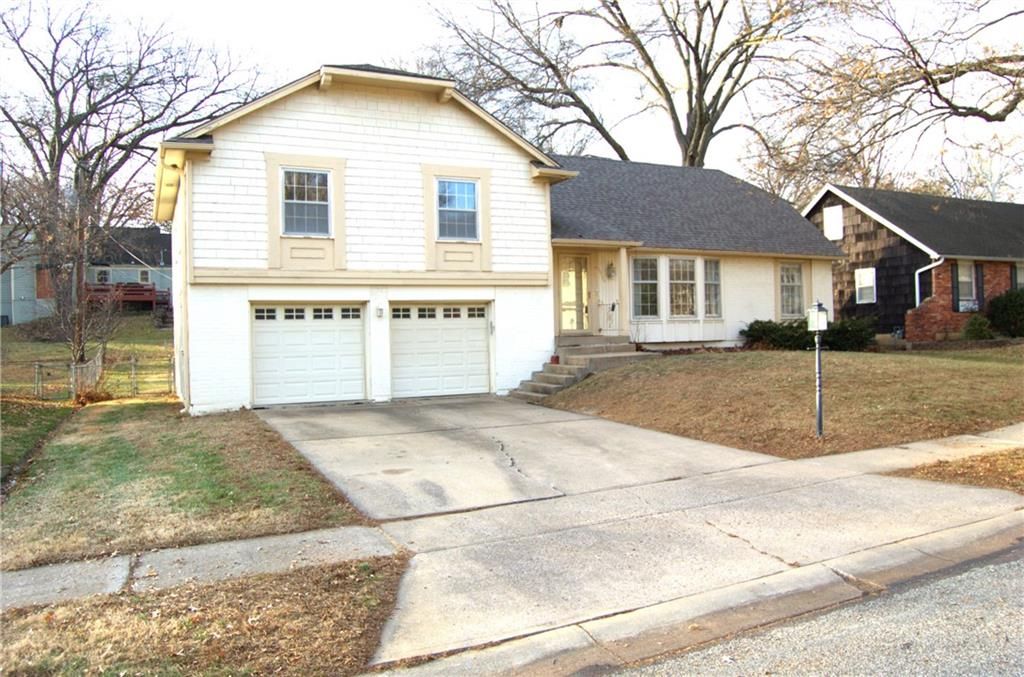 10120 Glenwood Street, Overland Park, KS 66212