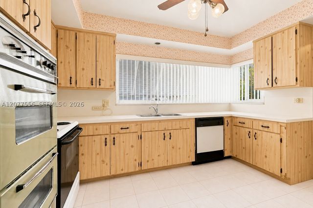 425 S 15th Ave, Hollywood, FL 33020