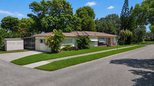 425 S 15th Ave, Hollywood, FL 33020