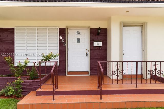 425 S 15th Ave, Hollywood, FL 33020
