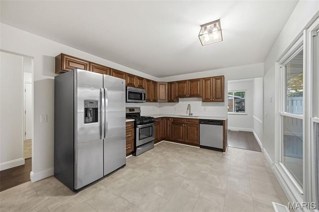3175 Harness Drive, Florissant, MO 63033