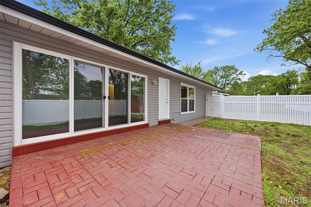 3175 Harness Drive, Florissant, MO 63033
