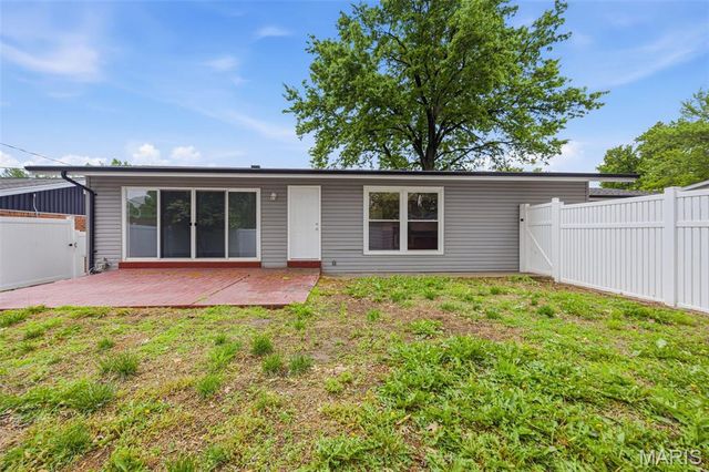 3175 Harness Drive, Florissant, MO 63033