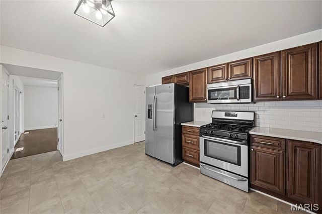 3175 Harness Drive, Florissant, MO 63033