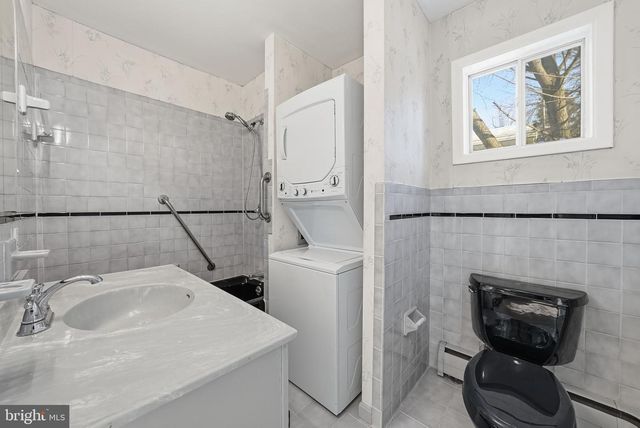 1206 BEECHWOOD DR, Frederick, MD 21701