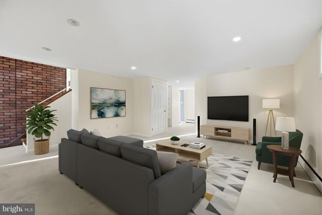 1206 BEECHWOOD DR, Frederick, MD 21701