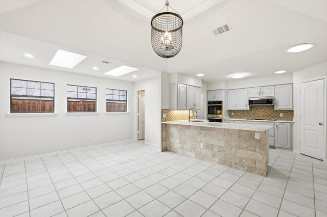 50 Cimarron Drive, Roanoke, TX 76262